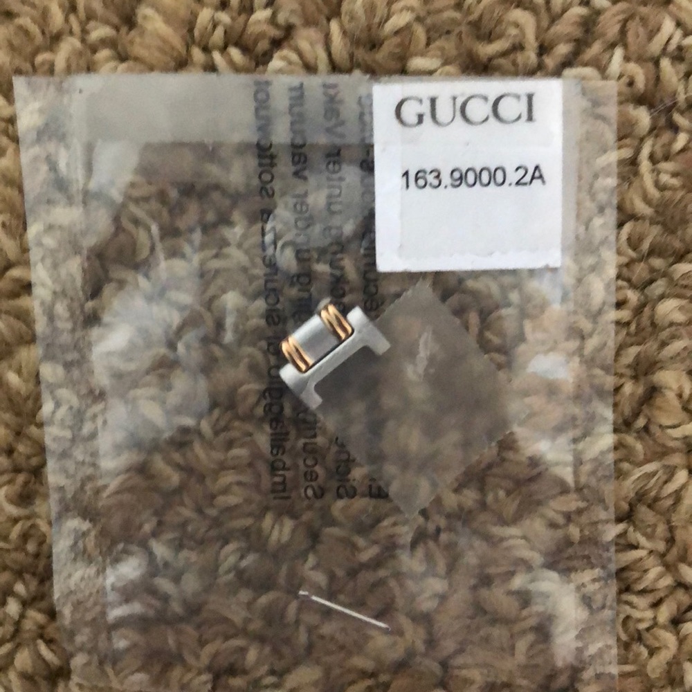Extra link for Gucci 9000L watch